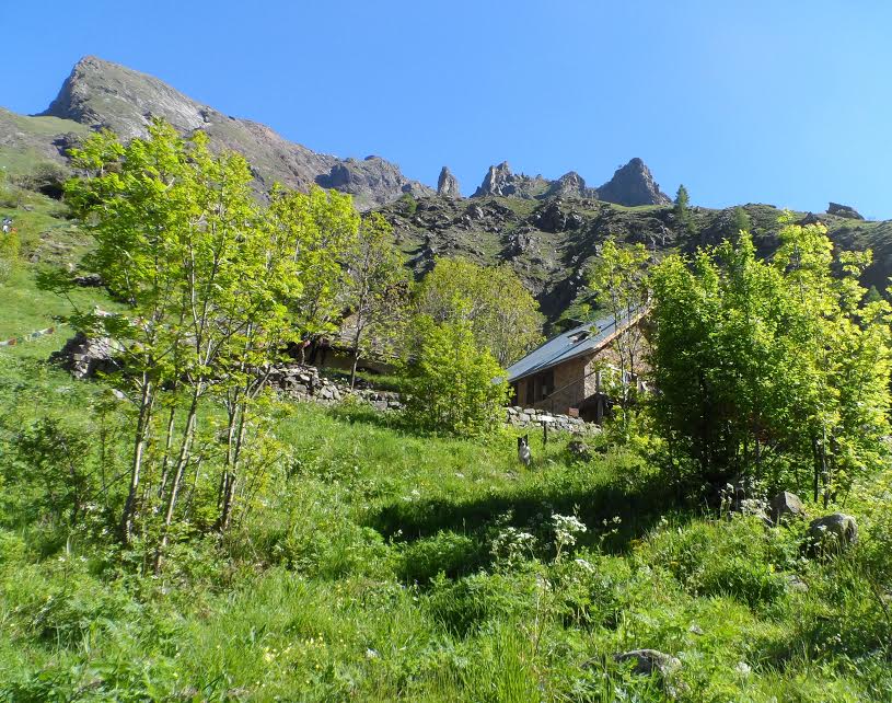 13 Le refuge vu du chemin du retour