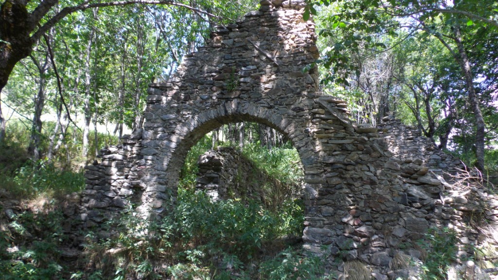 Ruines du Hameau des SURRES